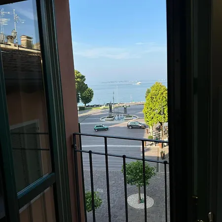 Splendid Apartment Desenzano del Garda Exterior foto