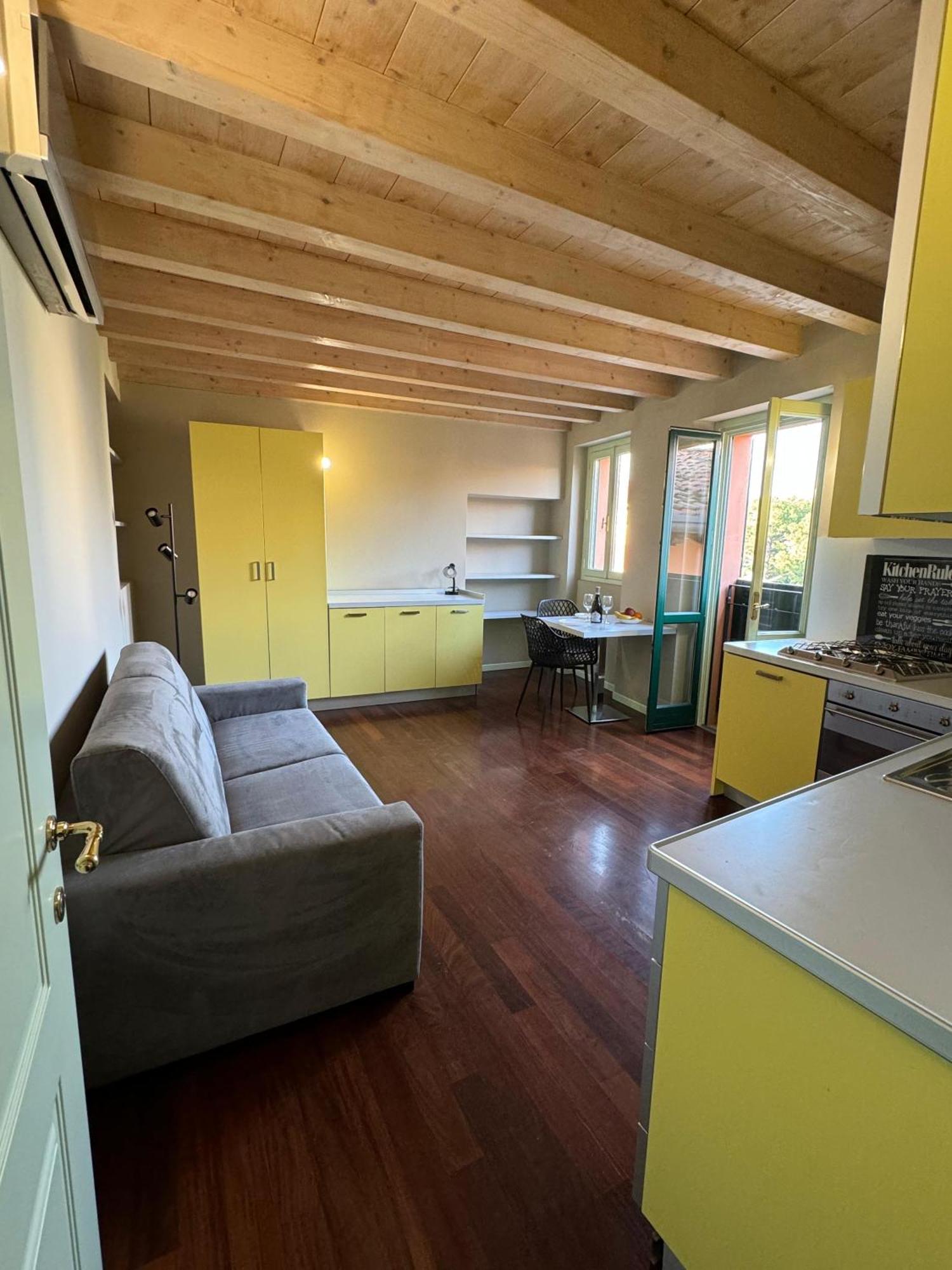 Splendid Apartment Desenzano del Garda
